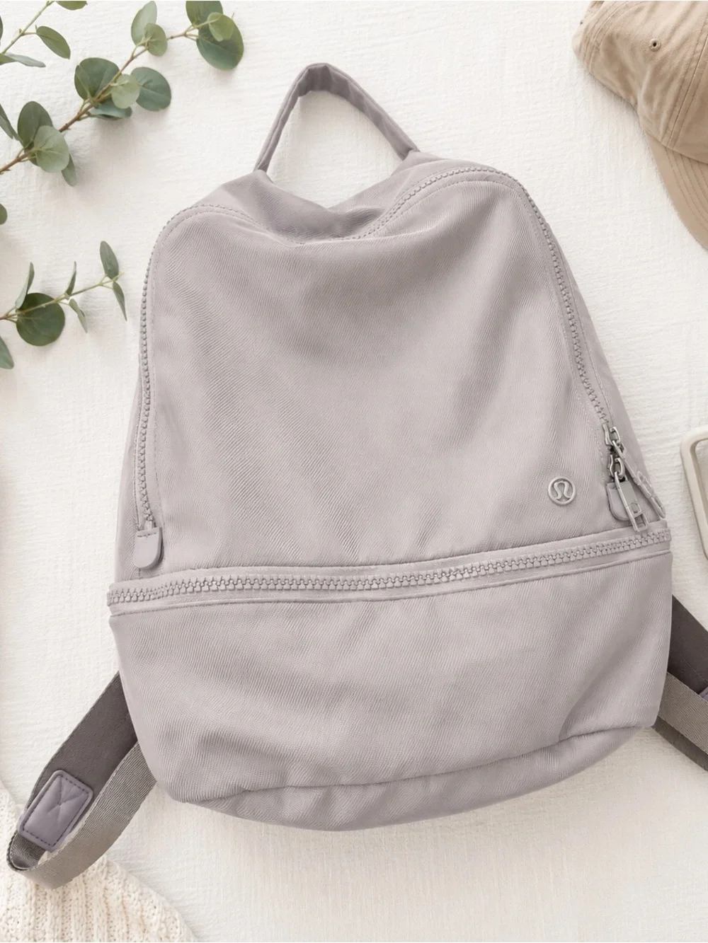lululemon grey gym bag Athletica Everywhere Belt 1L (Asphalt Grey) : Sports & Outdoors Pack this duffle with sweat essentials and use the removable shoulder strap to carry your yoga mat or as a stretching strap. lululemon Gym Duffle Bag 30L